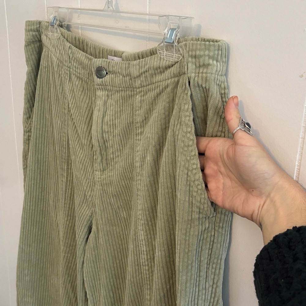 Wide Leg pistachio corduroy pants